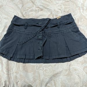 Hollister mini skirt